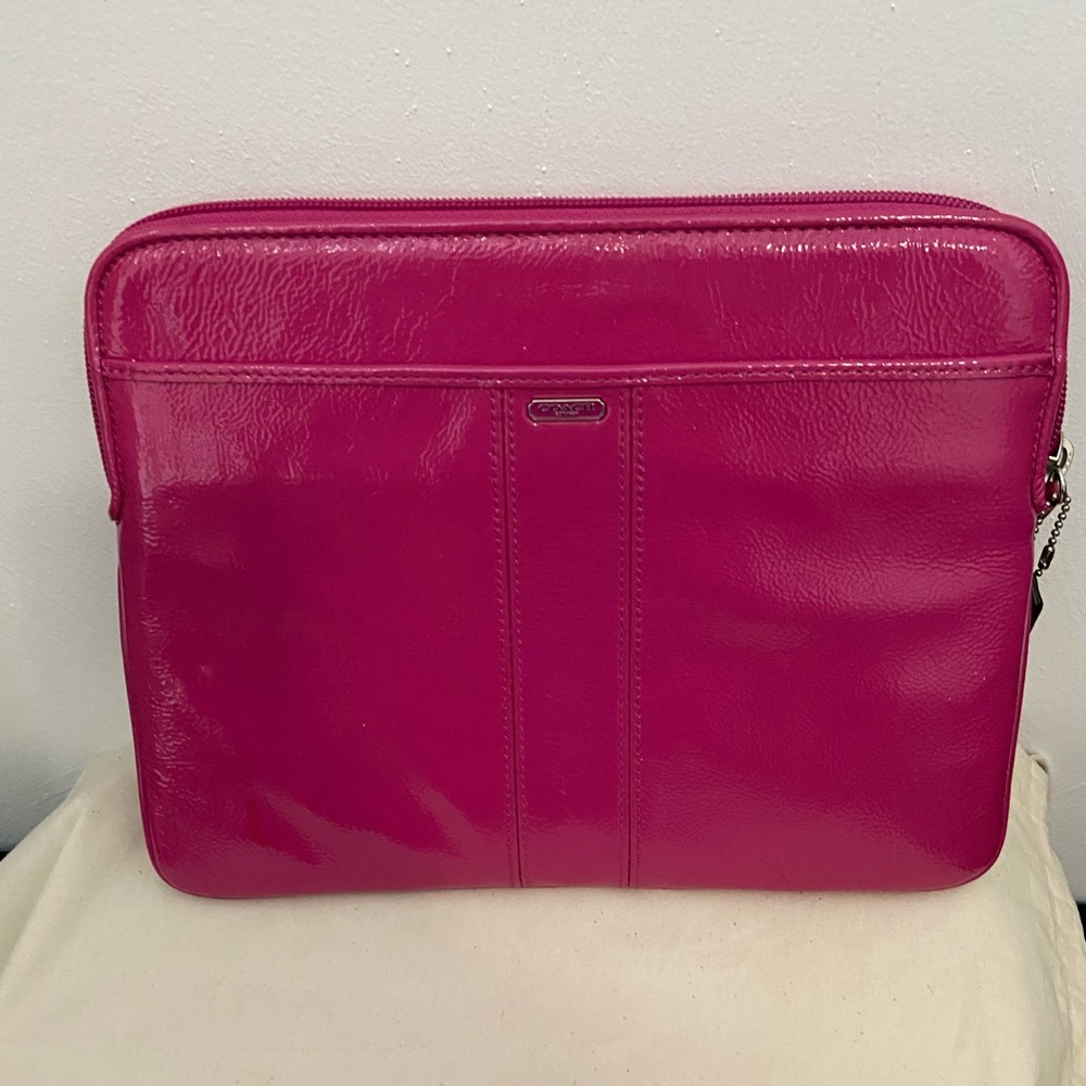 Coach 62820 B Patent Leather East/West Universal Sleeve Silver Magenta - Picture 1 of 10